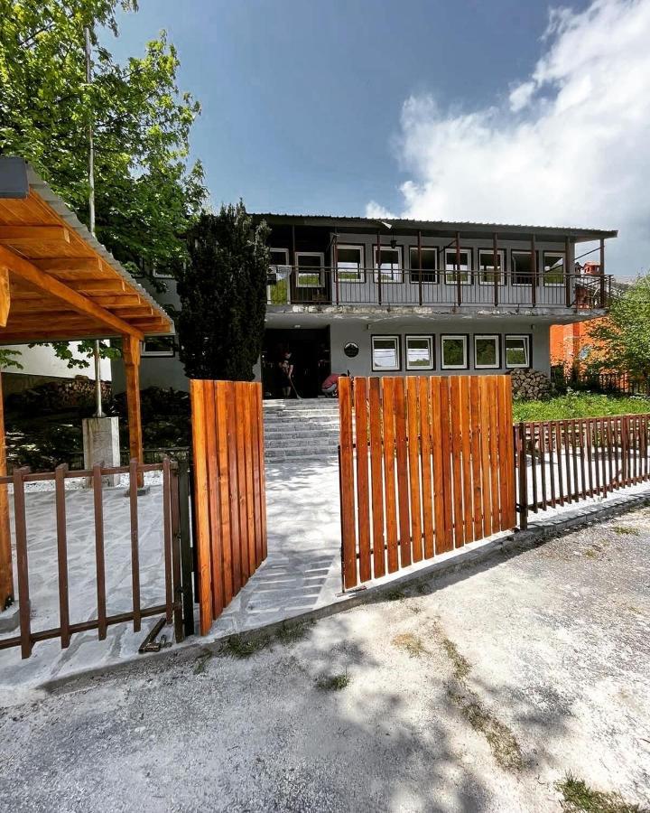 Vertical Hostel Mavrovo Kültér fotó
